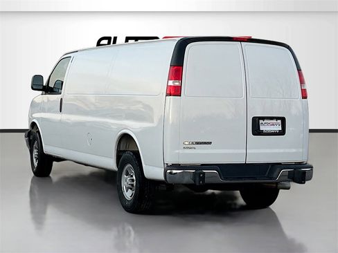 Used 2025 Chevrolet Express 2500 Extended w/ Driver Convenience Package image 5