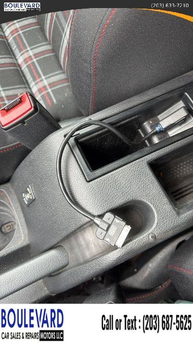 Used 2013 Volkswagen Golf 4-Door FWD image 18