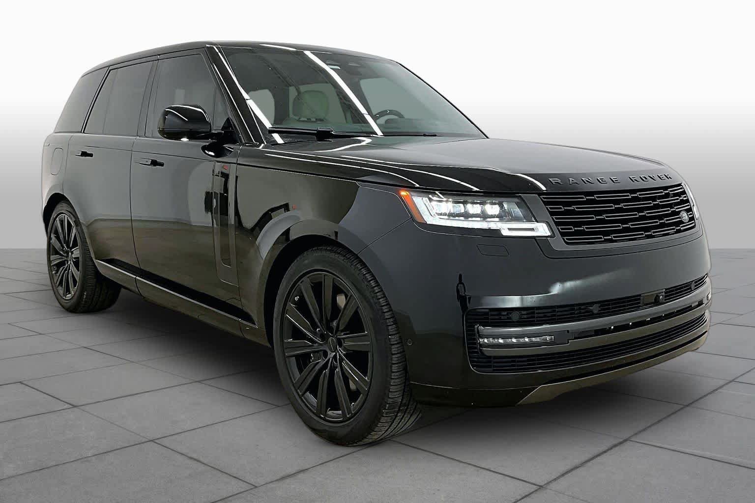 Used 2026 Land Rover Range Rover SE AWD/4WD image 3