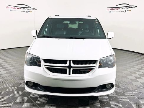 Used 2019 Dodge Grand Caravan GT image 3