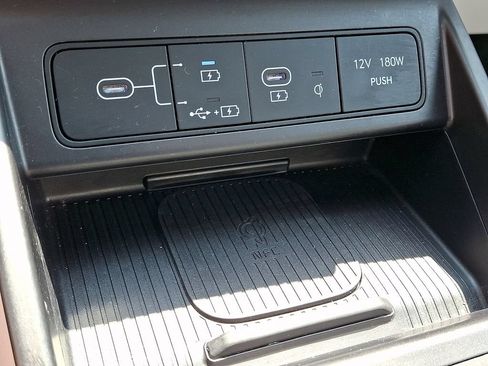 Used 2024 Hyundai Kona Limited AWD/4WD image 27