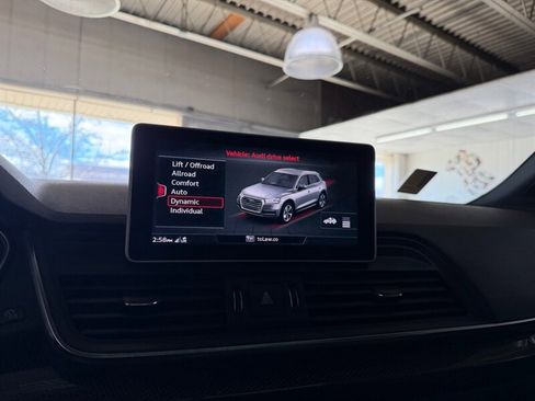 Used 2019 Audi SQ5 Prestige w/ Prestige Package image 25