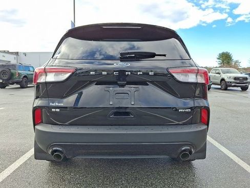 Certified 2022 Ford Escape SE w/ SE Sport Appearance Package image 8