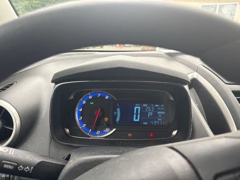 Used 2016 Chevrolet Trax LT w/ LT Sun and Sound Package FWD image 11