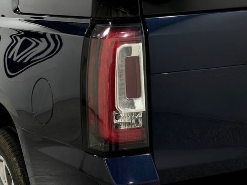 Used 2018 GMC Yukon Denali AWD/4WD image 35