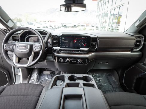 Used 2023 GMC Sierra 1500 SLE image 17