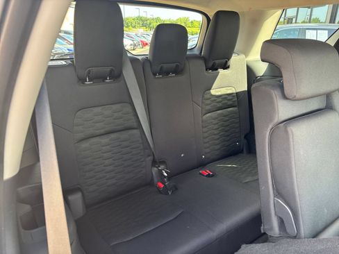 Used 2025 Nissan Pathfinder SV FWD image 31