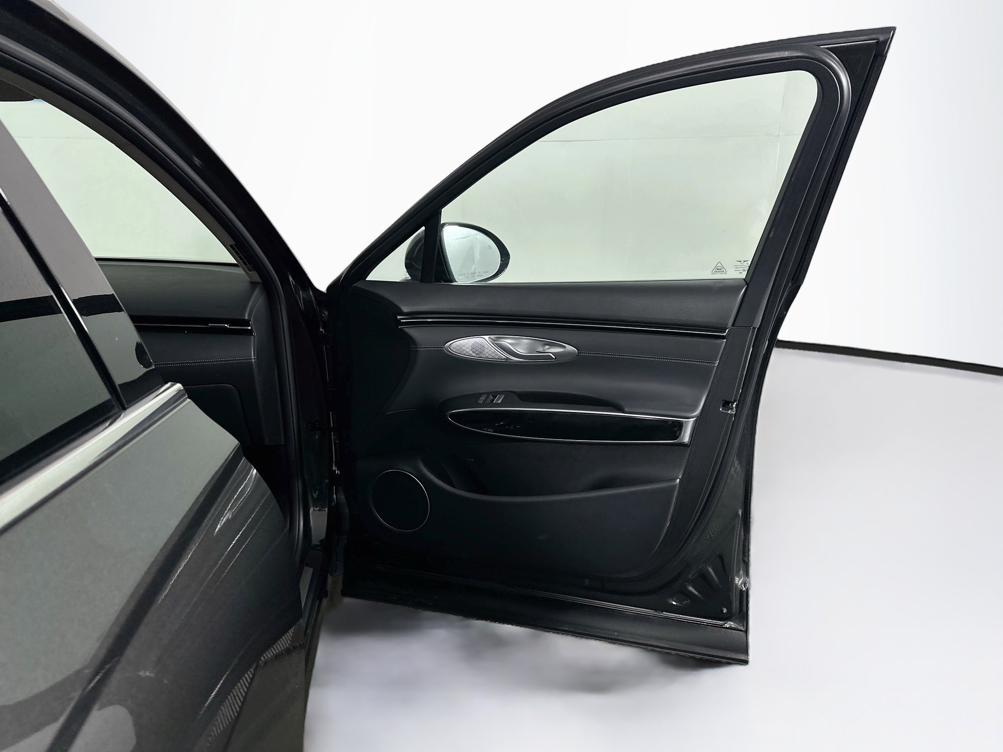Used 2025 Genesis GV70 2.5T AWD/4WD image 32