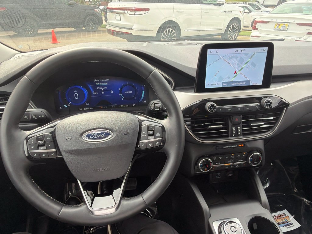 Used 2022 Ford Escape SEL w/ Technology Package AWD/4WD image 12