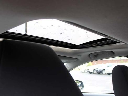 Used 2023 Toyota Corolla Cross LE w/ Moonroof Package AWD/4WD image 9