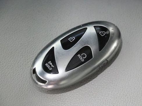 Used 2024 Hyundai Elantra Limited FWD image 35
