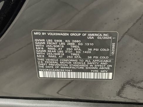 Used 2024 Volkswagen Atlas Peak Edition SE image 42