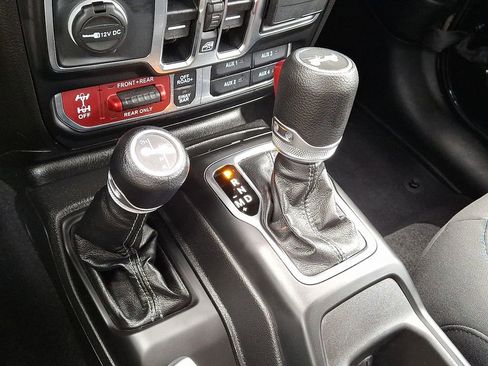 Certified 2025 Jeep Wrangler Unlimited Rubicon 4xe w/ Safety Group image 15