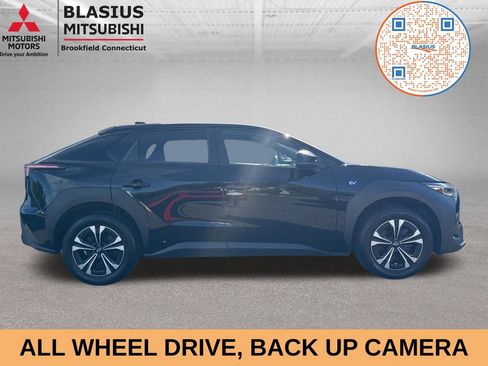 Used 2023 Subaru Solterra AWD image 4