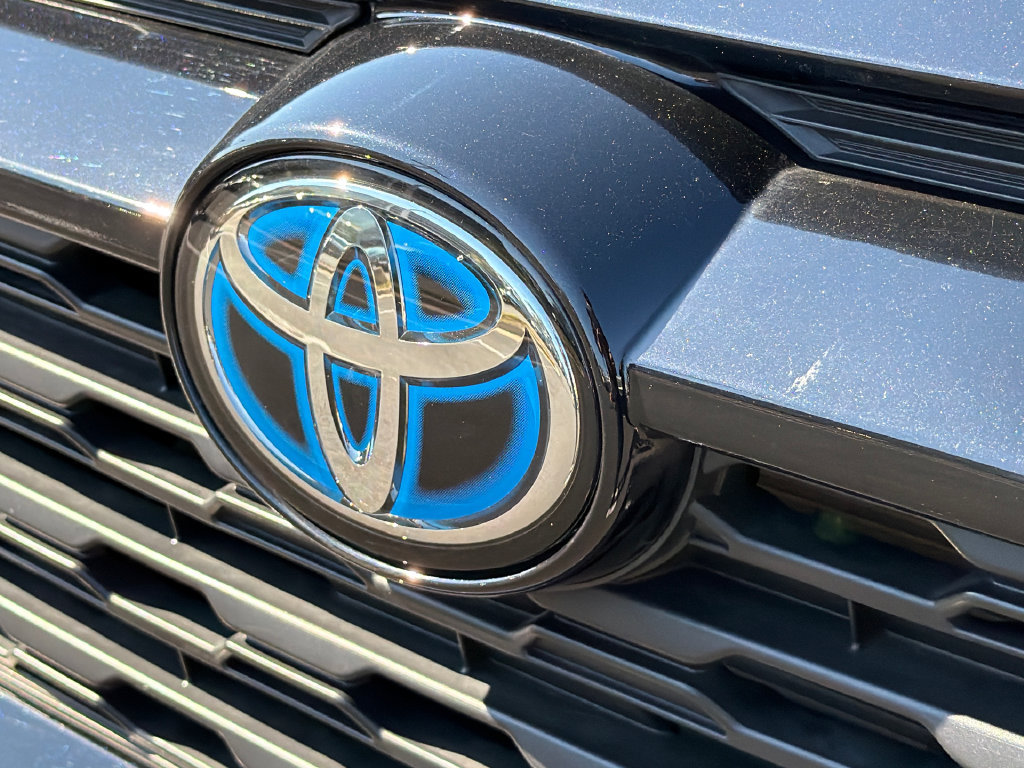 Used 2024 Toyota RAV4 XLE Premium w/ Weather Package AWD/4WD image 14
