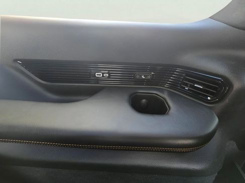 Used 2024 Jeep Grand Wagoneer L Series III AWD/4WD image 84