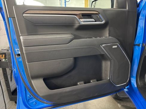 Used 2025 Chevrolet Silverado 1500 LT Trail Boss w/ Convenience Package II AWD/4WD image 13