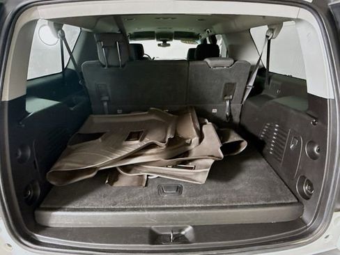 Used 2016 Chevrolet Suburban LS RWD image 26