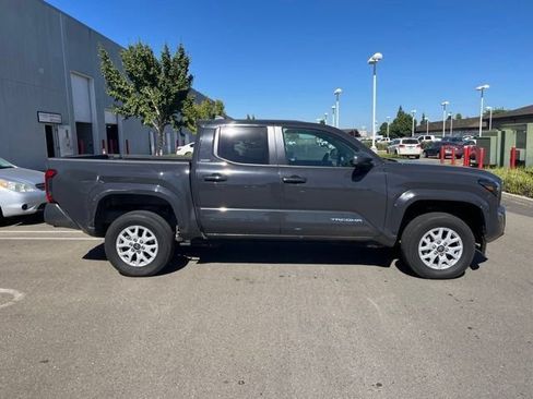 Used 2025 Toyota Tacoma SR5 RWD image 4