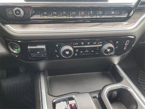 Used 2022 Chevrolet Silverado 1500 LTZ image 23