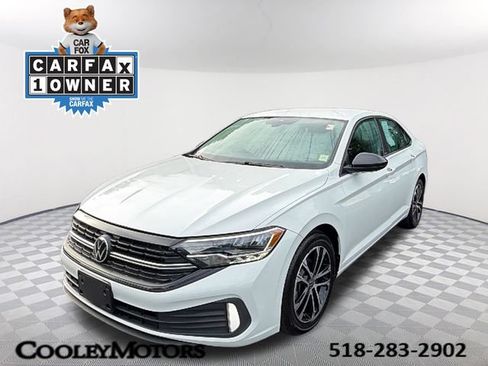 Used 2024 Volkswagen Jetta Sport FWD image 1