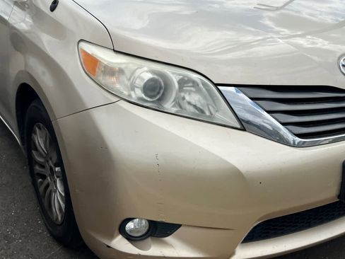 Used 2014 Toyota Sienna XLE FWD image 14