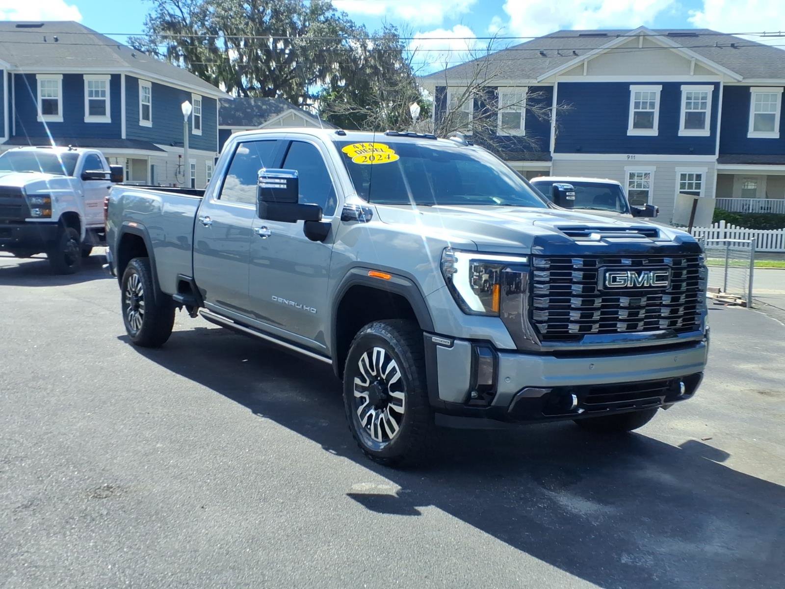 Used 2024 GMC Sierra 3500 Denali Ultimate AWD/4WD image 7