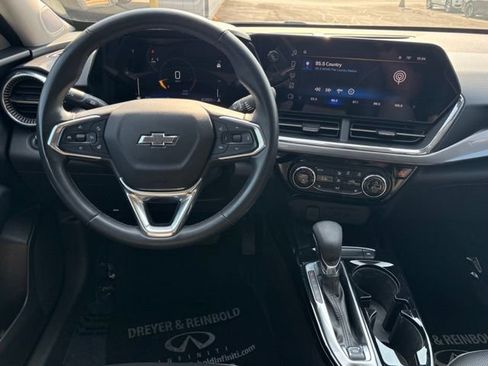 Used 2024 Chevrolet Trax ACTIV w/ Sunroof Package FWD image 21