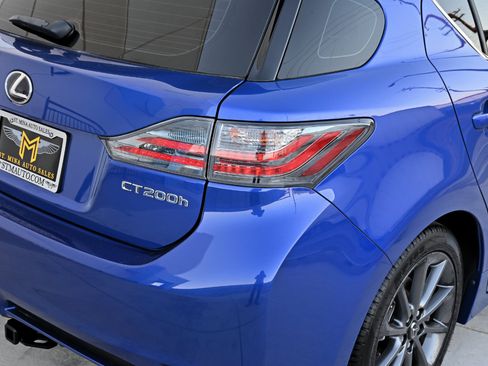 Used 2013 Lexus CT 200h w/ F Sport Pkg w/Nuluxe Trim FWD image 27