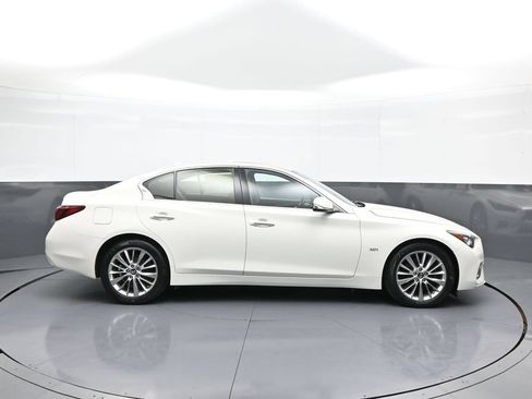 Used 2019 INFINITI Q50 Luxe w/ Essential Package (3.0T Luxe) AWD/4WD image 5
