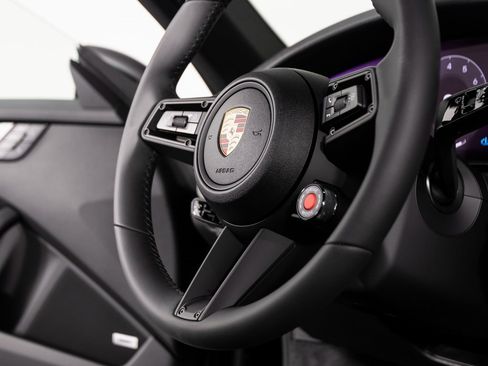 Certified 2025 Porsche 911 Carrera image 29