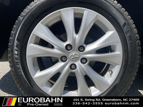 Used 2015 Toyota RAV4 Limited w/ Technology Package FWD image 32