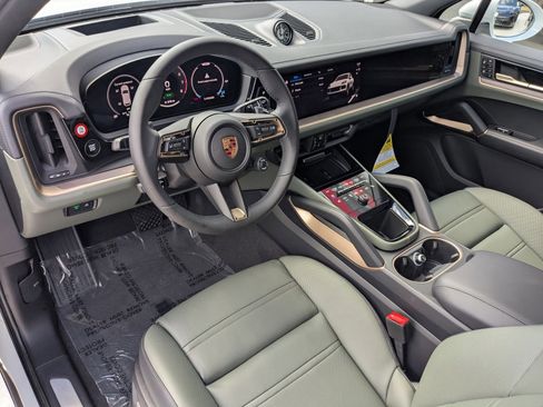 New 2026 Porsche Cayenne E-Hybrid image 4