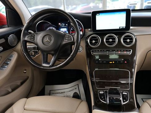 Used 2017 Mercedes-Benz GLC 300 4MATIC image 11