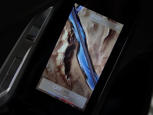 Used 2023 BMW 760i xDrive image 13