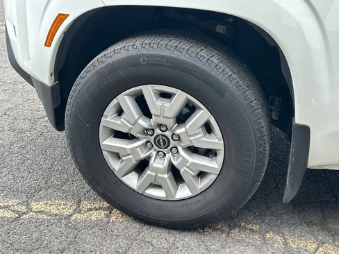 Used 2023 Nissan Frontier SV w/ Technology Package image 12