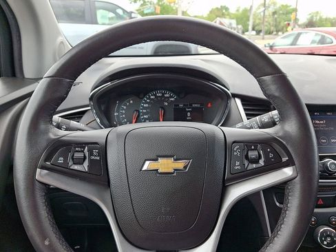 Certified 2022 Chevrolet Trax LT w/ LT Convenience Package AWD/4WD image 20