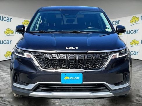 Used 2024 Kia Carnival LX FWD image 3