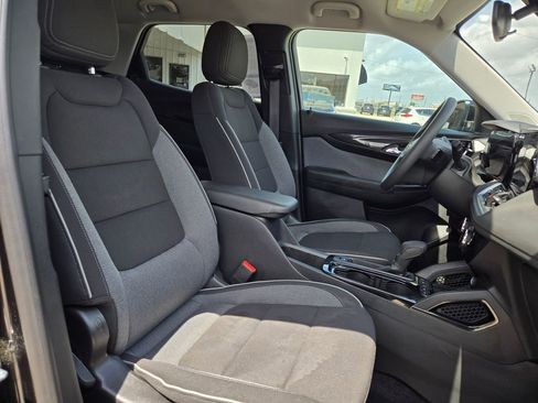 Used 2025 Chevrolet TrailBlazer LT AWD/4WD image 26