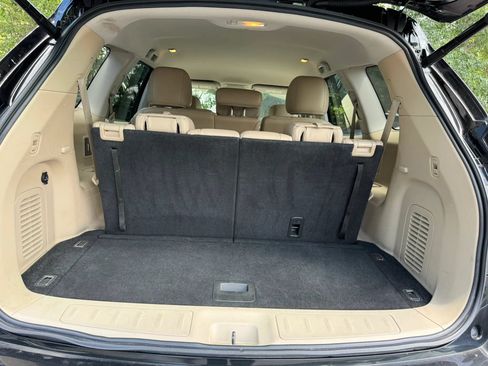 Used 2018 Nissan Pathfinder SL FWD image 32