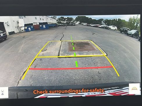 Used 2025 Toyota RAV4 XLE AWD/4WD image 18