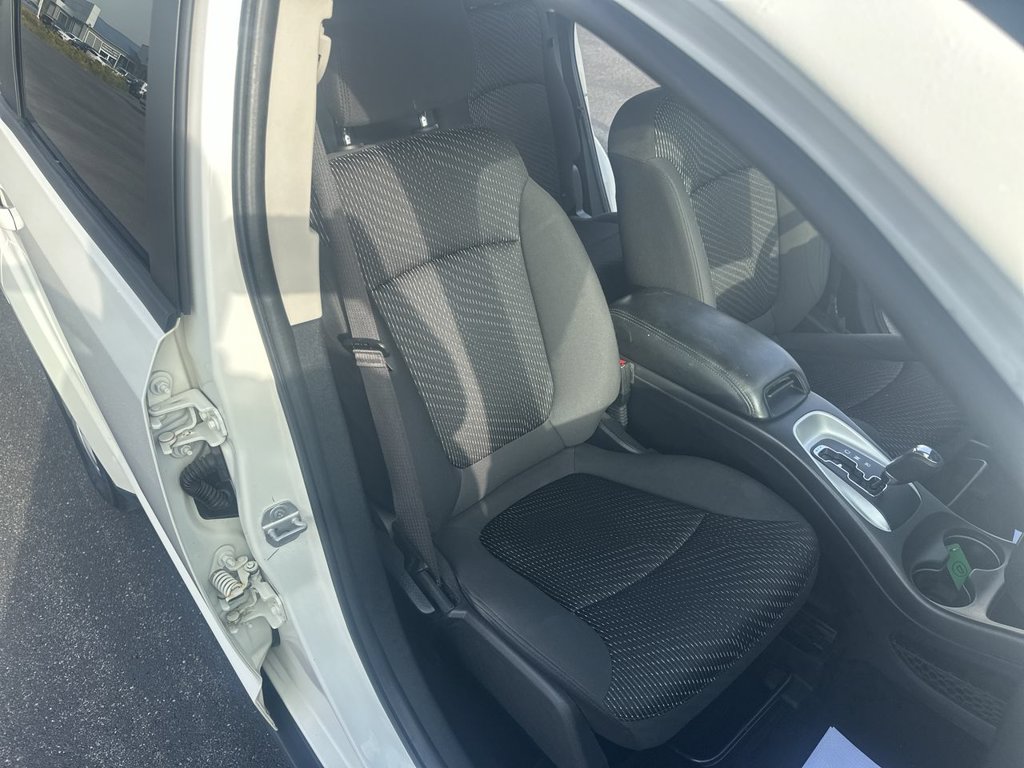 Used 2017 Dodge Journey SE w/ Flexible Seating Group FWD image 30