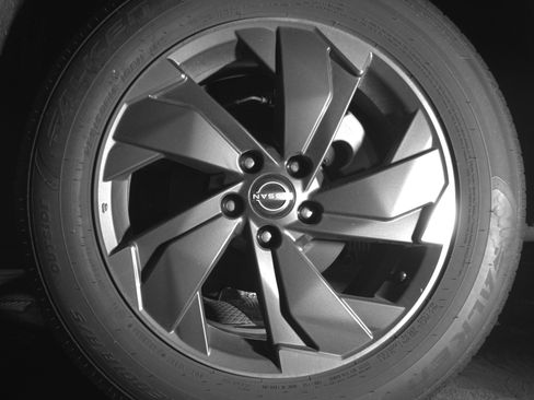 Used 2025 Nissan Rogue SV image 14