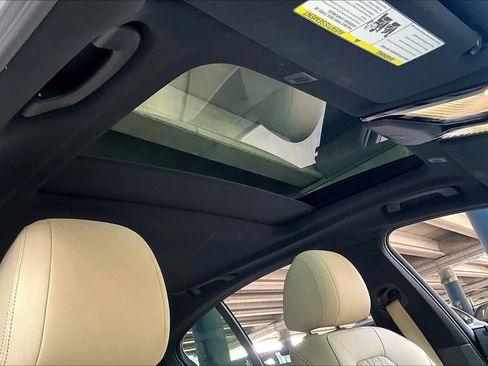 Used 2023 BMW 530i w/ Convenience Package image 13