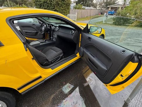Used 2006 Ford Mustang Coupe image 6