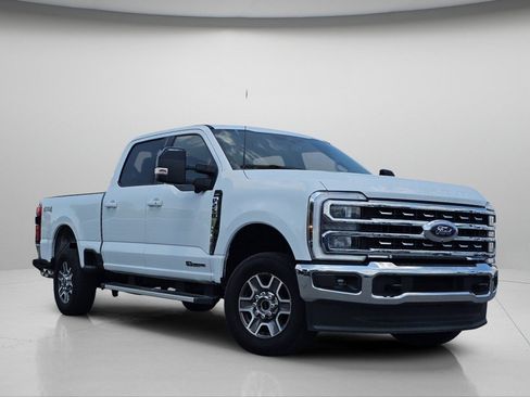 Used 2026 Ford F250 Lariat AWD/4WD image 2