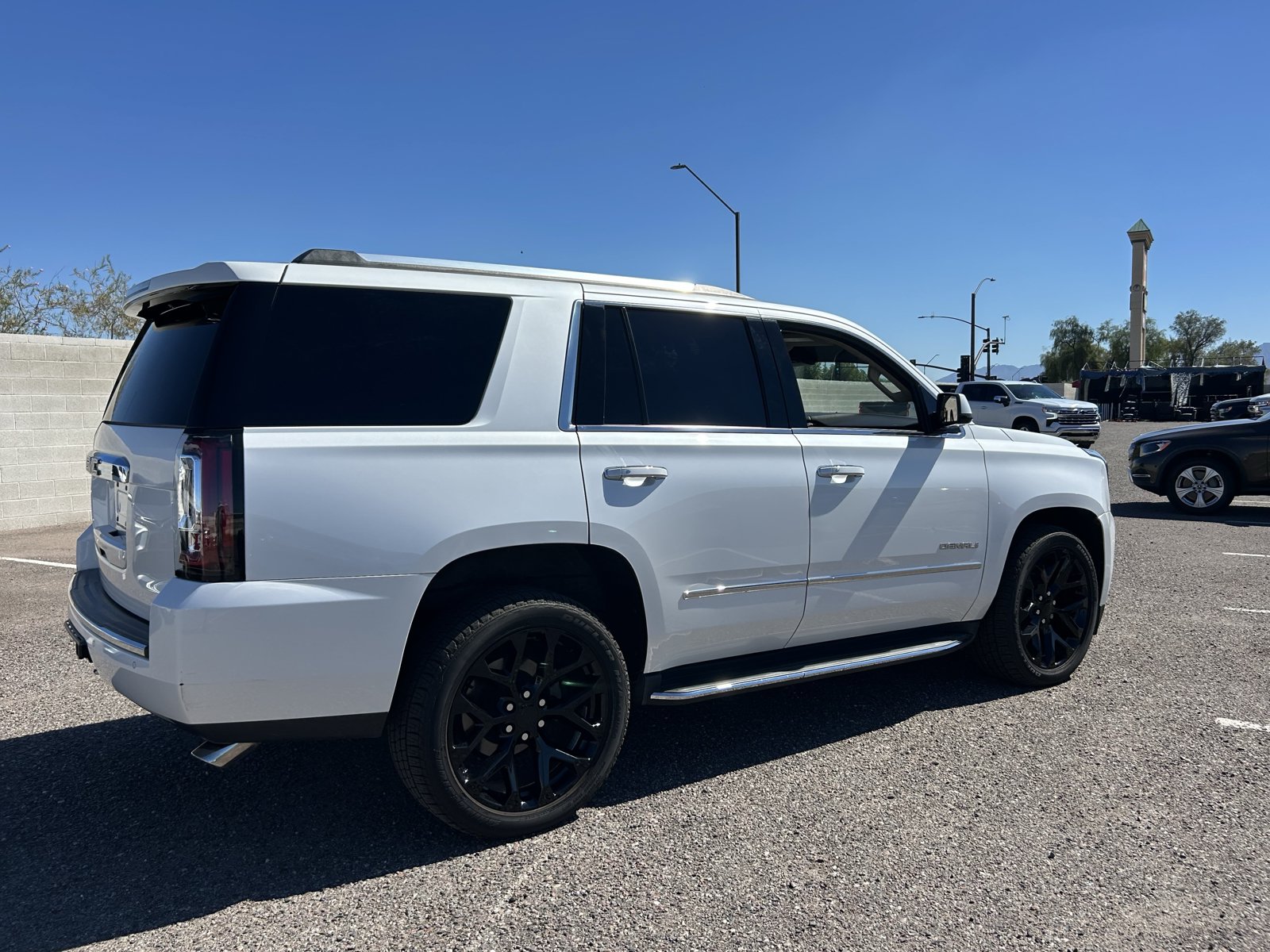 Used 2017 GMC Yukon Denali w/ Open Road Package AWD/4WD image 5