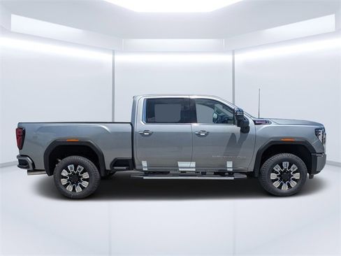 New 2025 GMC Sierra 2500 Denali w/ Denali Reserve Package image 3