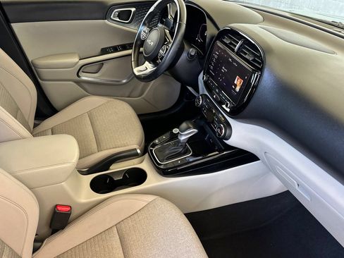 Used 2023 Kia Soul EX FWD image 17