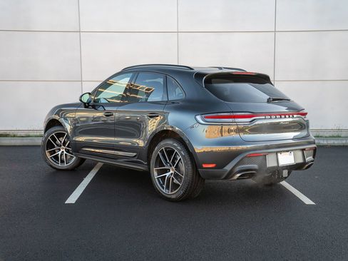 Used 2025 Porsche Macan image 3